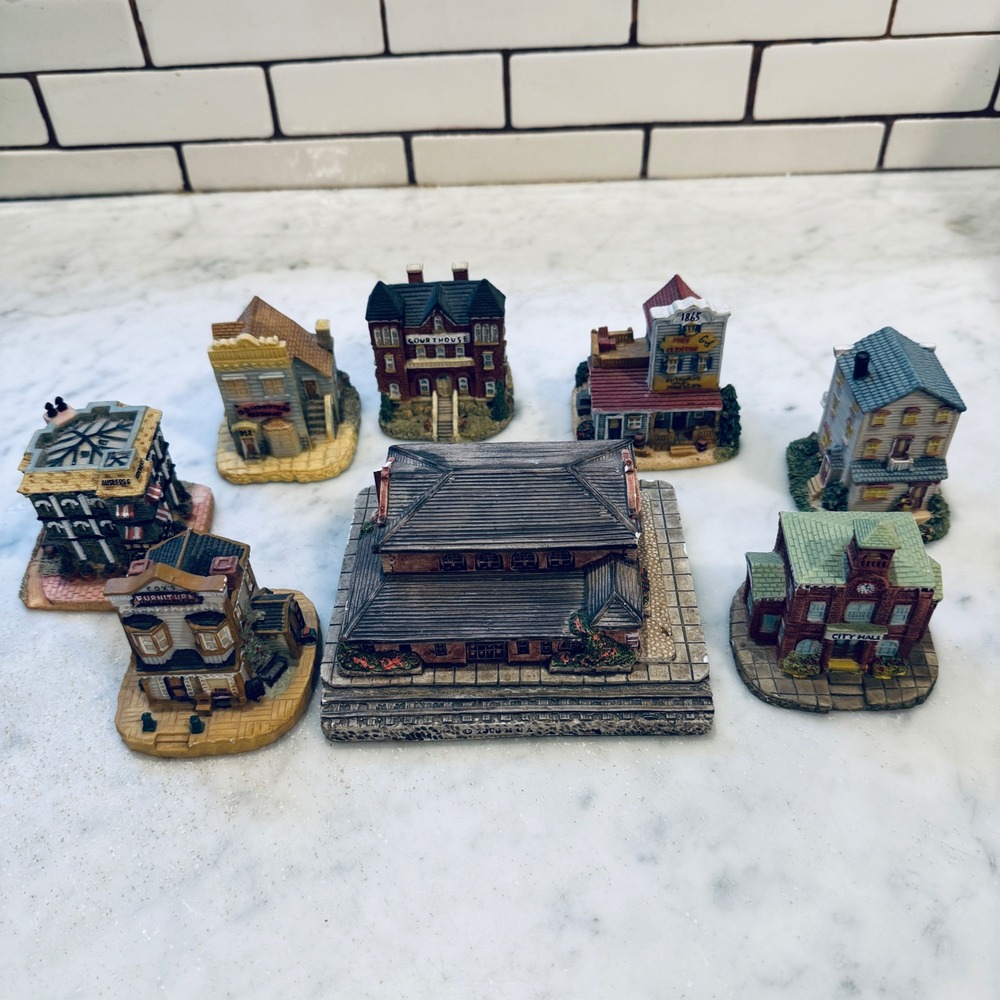International‎ Resourcing Miniature Buildings Town Hall Restaurant Train